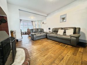 Lounge- click for photo gallery